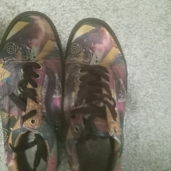 vans - Picture 2 of 3